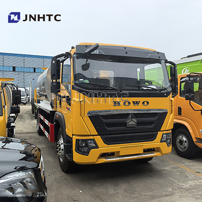 HOWO Road Construction Machinery Automatic Asphalt Distributor Bitumen Distributor Asphalt Spray Truck