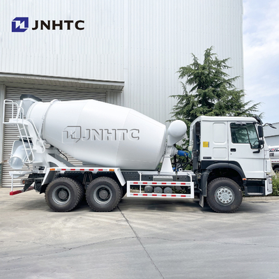HW76 Cabin Mercedes Cement Mixer Vehicle With Throttle Control