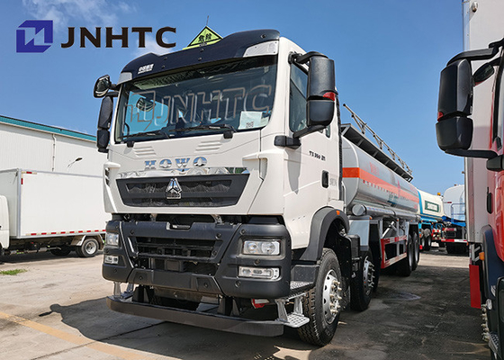 Sinotruk HOWO 8X4 Oil Fuel Tank Trucks Capacity 25000 Liters