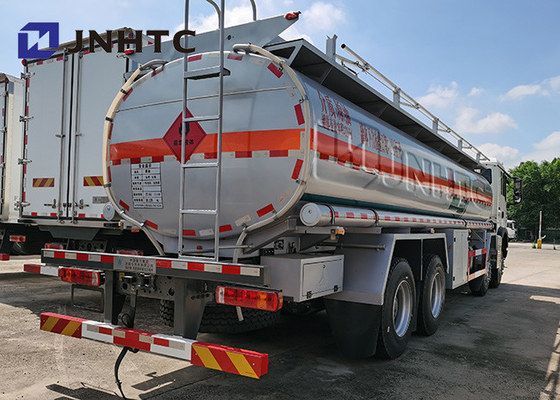 Sinotruk HOWO 8X4 Oil Fuel Tank Trucks Capacity 25000 Liters