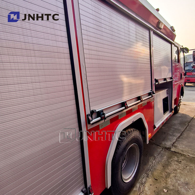 NEW SINOTRUCK Howo 4x2 Light Duty Fire Fight Truck With Water Pump Truck High Quality