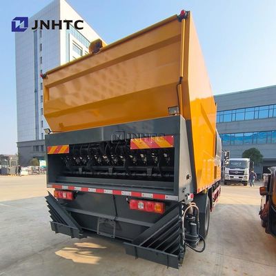 Synchronous Gravel Sealing Vehicle