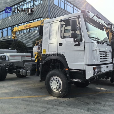 Best HOWO Diesel Cargo Truck 4x4 6 Wheeler Chassis With Crane High Quality