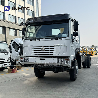 SINOTRUK HOWO Diesel Cargo Truck 4x4 6 Wheeler Chassis With Crane Low Price