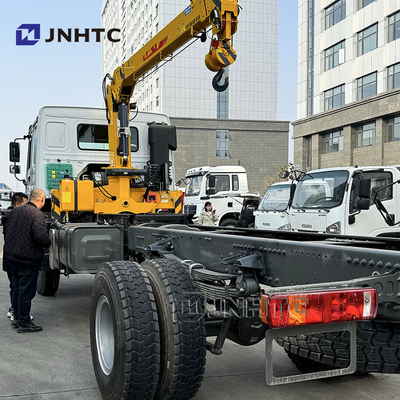 SINOTRUK HOWO Diesel Cargo Truck 4x4 6 Wheeler Chassis With Crane Low Price