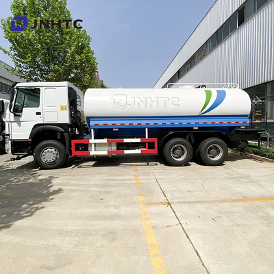 New Sinotruk Howo Sprinkling Water Tank Truck 351 - 450hp 6x4 10 Wheels From China