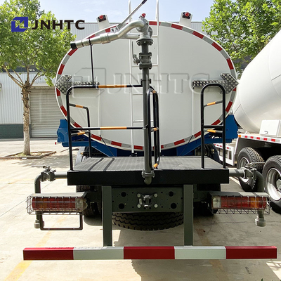 New Sinotruk Howo Sprinkling Water Tank Truck 351 - 450hp 6x4 10 Wheels From China