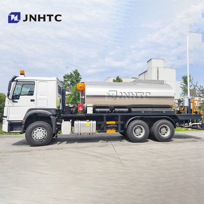 HOWO Intelligent Bitumen Spreader Asphalt Spraying Equipment Trucks 6X4 336HP For Sale