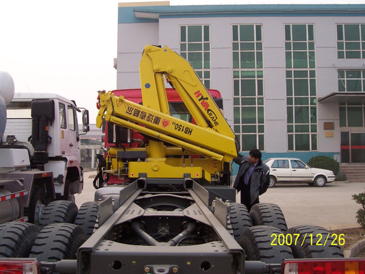 Sinotruk Tractor Truck Mounted Cranes Equipment 336hp 6×4 XCMG12 Tons Crane