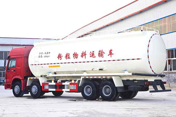 20 - 40Tons Loading Powder Material Truck / 8x4 12 Wheels Cement Powder Truck
