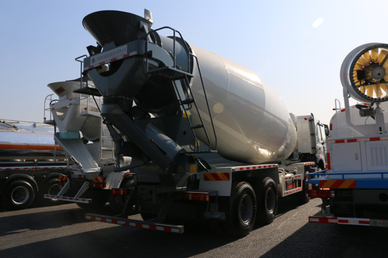 8×4 12m3 - 16m3 Concrete Mixer Truck Sinotruk Howo With External Force Resistance