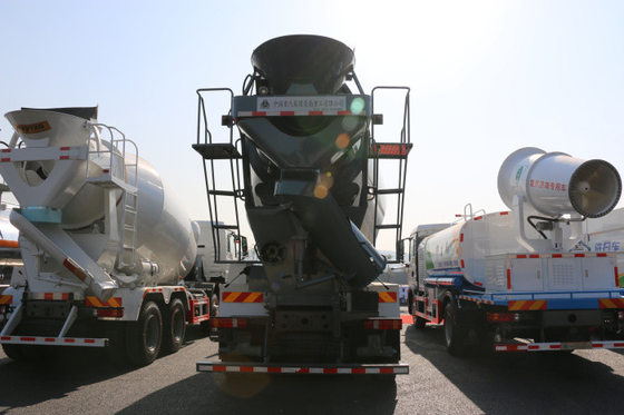 12 Wheels 8×4 Concrete Mixer Truck One Bed Weatherproof For Construction
