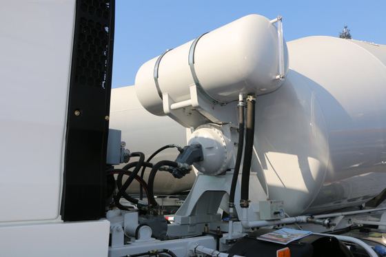 Sinotruk Howo7 Brand Cement Mixer Truck 4 M3 For Concrete Batching Plant