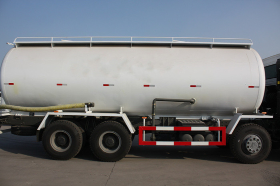 Howo 12 Wheels 8x4 Bulk Tank Truck 36m3-45m3 For Powder Material Transport