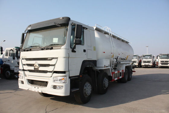 Color Optional 8x4 Fuel Tank Truck Weatherproof With Steel Framed Structure