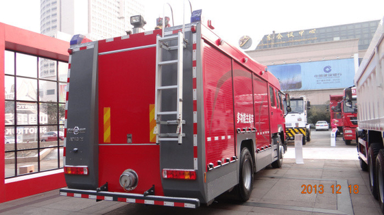 4600mm Wheel Base Rescue Fire Truck , Model Fire Engine Truck With 4 Doors