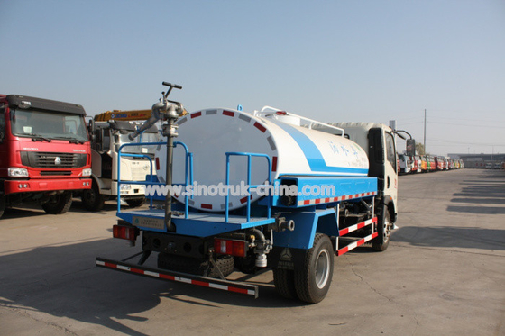 Wheel Base 3360mm 4X2 Light Duty Commercial Trucks 10CBM  Tank For Water Sprinkler