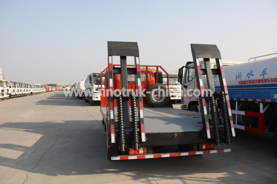 Mini Howo High Reliability Light Flatbed Tow Truck With 8 Tons Loading Capacity