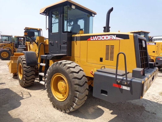 LW300FN Mini Wheel Loader / Energy Saving Front Wheel Loader With 1.5-2.5M³ Bucket