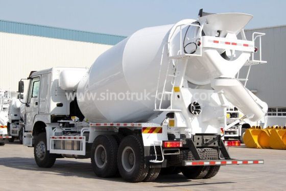 12cbm Tanker Cement Mixer Lorry High Collision Resistance With Hydraulic System