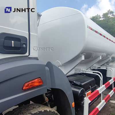 New BEIBEN 4x2 15m3 Sprinkler Truck For Road Dust Prevention Price