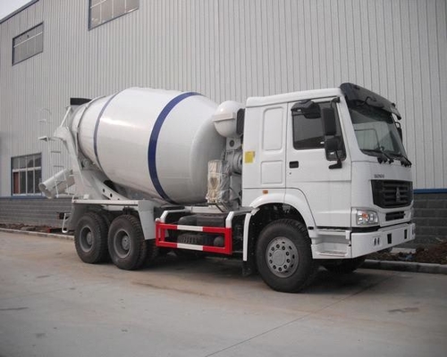 HOWO cement mixer truck  10 wheels Euro 2  10m3 400L Fuel tank