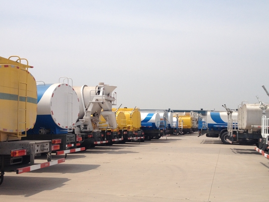 Howo Heavy Duty Dump Truck , Water Tanker Truck Capacity 12-20m3