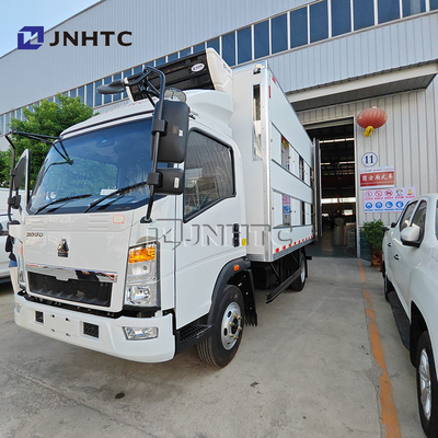 HOWO 4X2 Light Baby Chicken Transport Truck Small Chick Delivery Vehicle For Sale