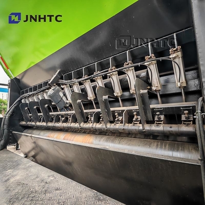 HOWO 8X4 350HP 12 Wheel Dump Truck Chassis With Synchronous Gravel Sealing Truck