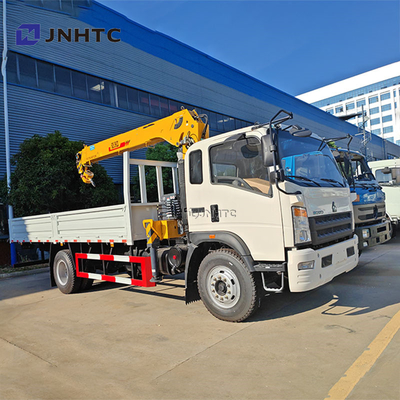 SINOTRUCK 4X2 6 Wheels Cargo Truck With Crane Truck Mounted Crane For Sale