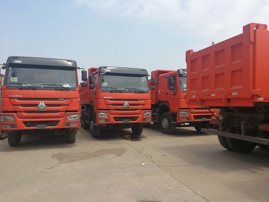 Middle Lifting Type Heavy Duty Dump Truck Cargo Size 5200 X 2300 X 1350 Mm