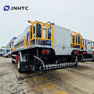 Hot Emulsified HOWO 7000 Liters Asphalt Distributor Truck Spreader Bitumen Spraying Truck