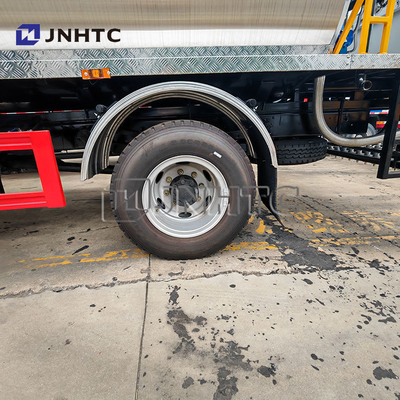 Hot Emulsified HOWO 7000 Liters Asphalt Distributor Truck Spreader Bitumen Spraying Truck