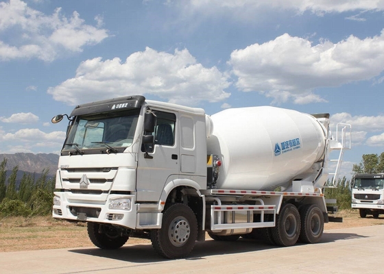 HOWO Heavy Duty Dump Truck , Cement Mixer Truck 10 Wheels Euro 2 400L Fuel Tank