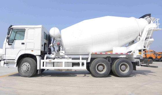 HOWO Heavy Duty Dump Truck , Cement Mixer Truck 10 Wheels Euro 2 400L Fuel Tank