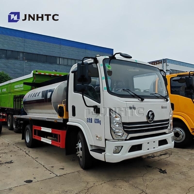 Shacman Asphalt Spraying Equipment Trucks 4X2 160HP Intelligent Bitumen Spreader For Sale