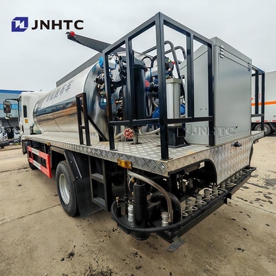 Shacman Asphalt Spraying Equipment Trucks 4X2 160HP Intelligent Bitumen Spreader For Sale