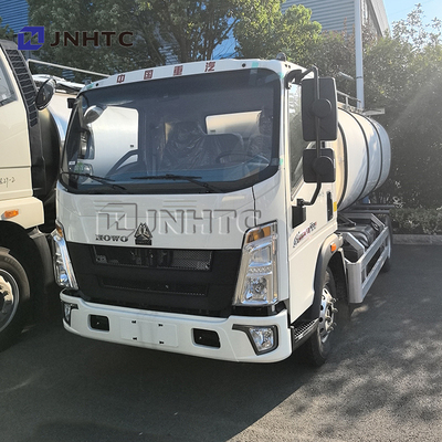 HOWO 8cbm Fuel Tanker Truck Light Duty Oil Tank Truck Mobile Refueling Truck Aluminum Fuel Tanks For Sale