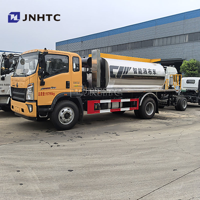 HOWO 6 Wheel Asphalt Bitumen Distributor Bitumen Sprayer Truck For Sale