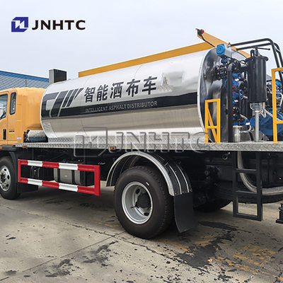 HOWO 6 Wheel Asphalt Bitumen Distributor Bitumen Sprayer Truck For Sale