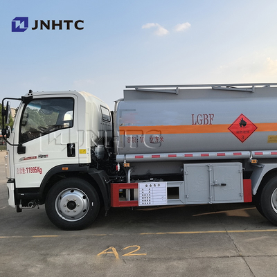 HOWO Fuel Tanker Truck 4X2 8cbm Light Duty Oil Tank Truck