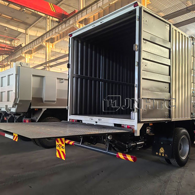 Sinotruk Howo 4X2 300 HP Euro II Right Drive Garbage Collector Compressed Truck Waste Collection Truck