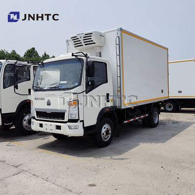Sinotruk 4x2 Refrigerator Truck 5 Ton Freezer Cooling Truck For Live Fish Transport