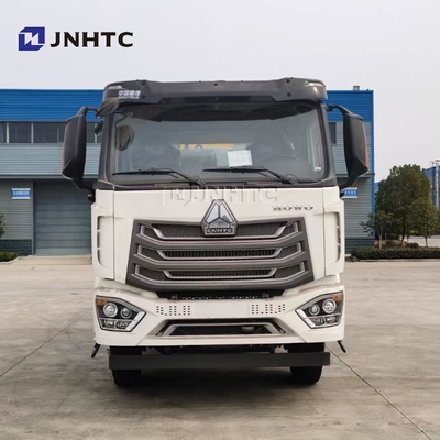 HOWO NX Asphalt Spraying Equipment Trucks 4X2 2206HP For Sale