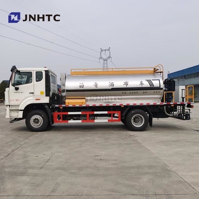 HOWO NX Asphalt Spraying Equipment Trucks 4X2 2206HP For Sale