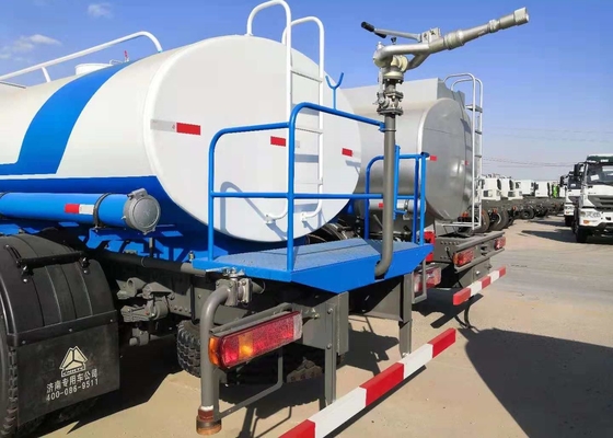 Sinotruk 10cbm Water Liquid Fuel Tank Truck 4 * 2 266hp With Air Conditioner