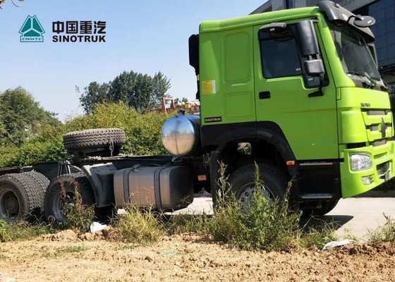 HOWO Drawing Head Tractor Truck LHD Single Berth Cabin 10 Wheels Green Color