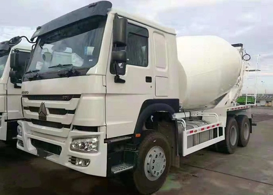 White Color Big Horsepower Concrete Mixer Machine 6 x 4 Type Three Axle