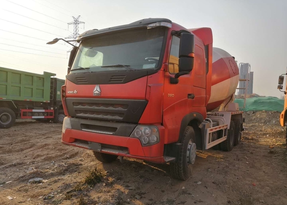 HOWO Heavy Duty Cement Mixer Truck 10 Wheels Euro IV Standard CCC / ISO