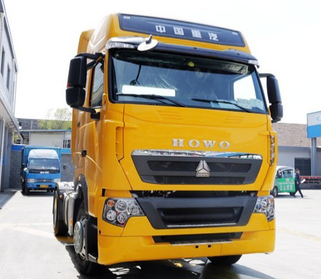 Yellow Color Sinotruk 4x2 Howo Tractor Truck 290hp Euro II Emission Standard